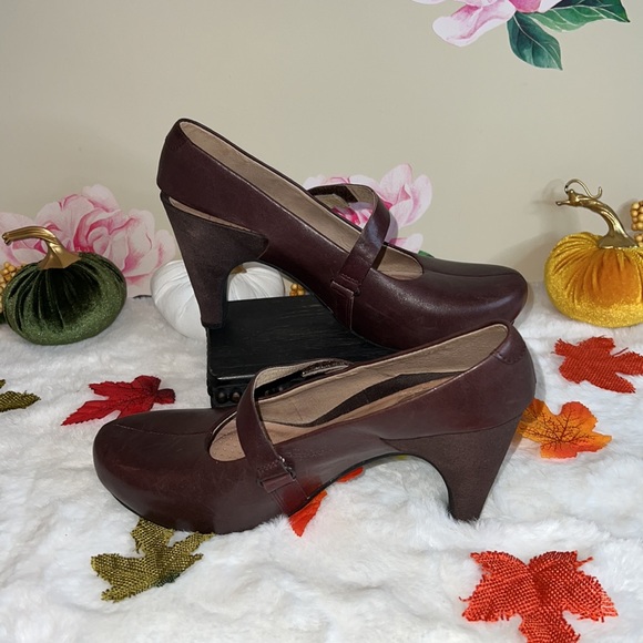TSUBO Mary Jane Suede Style Heel with Velcro Strap. #71 - Picture 4 of 8